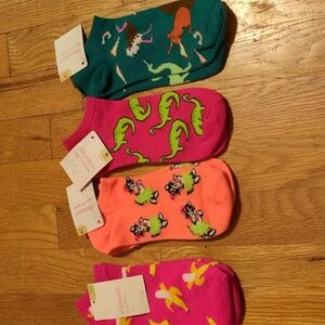 BNWT 4 pairs of Low-cut Xhilaration socks